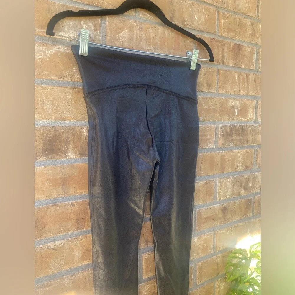 SPANX Faux Leather Leggings Black, Small - Picture 5 of 10